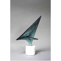 Zbor geometric - sculptură în lut ars, artist Petru Leahu Zbor geometric - sculptură în lut ars, artist Petru Leahu